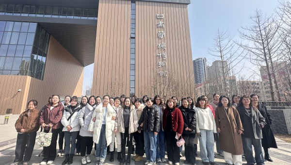 人間最美三月天，春華爛漫展新顏，在第115個(gè)“三八”國際勞動(dòng)?jì)D女節(jié)來臨之際，為認(rèn)真學(xué)習(xí)貫徹黨的二十大精神和中國婦女十三大精神，引導(dǎo)廣大女職工汲取中華文明精髓，增強(qiáng)對(duì)中華優(yōu)秀傳統(tǒng)文化的認(rèn)同感和自豪感，交